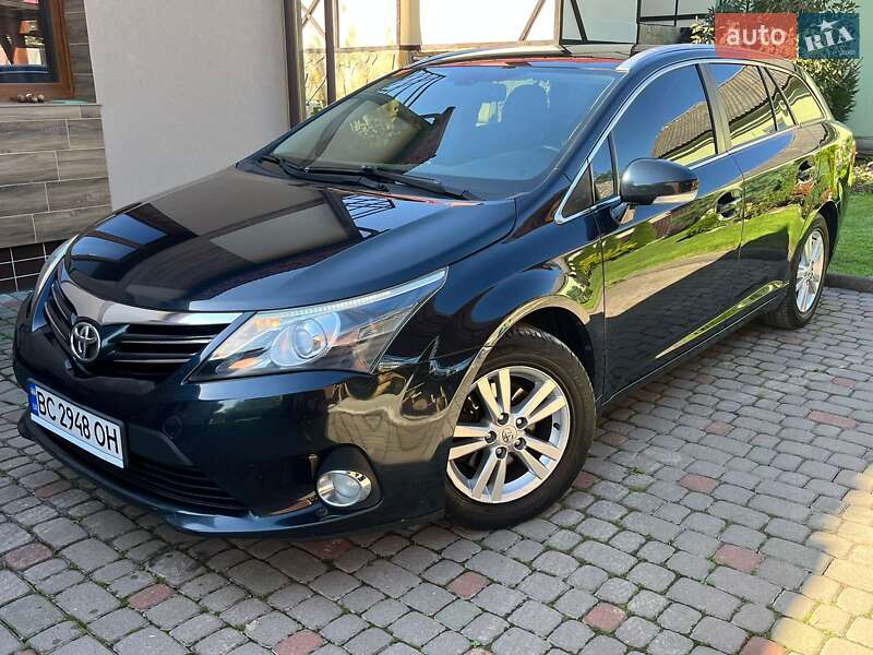 2012 toyota avensis