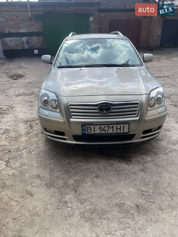 2004 toyota avensis