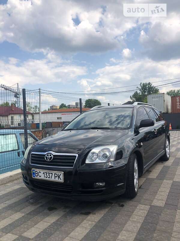 2004 toyota avensis