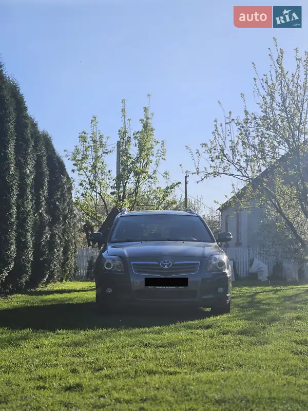 2008 toyota avensis
