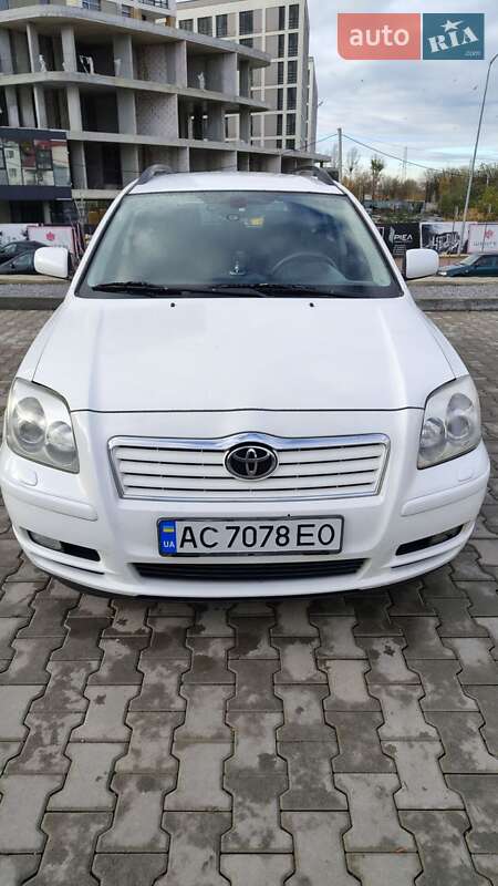 2003 toyota avensis