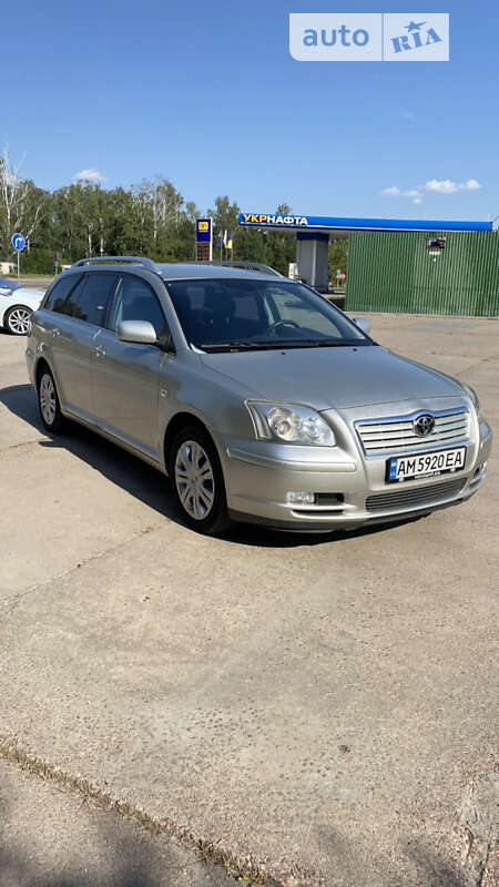 2003 toyota avensis