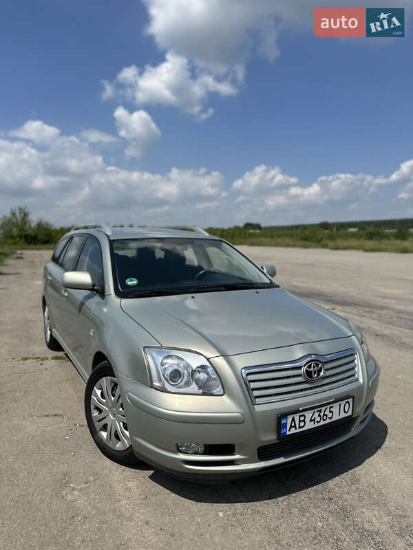 2003 toyota avensis