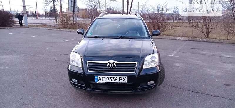 2004 toyota avensis