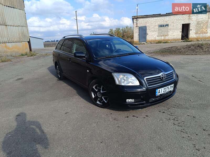 2005 toyota avensis