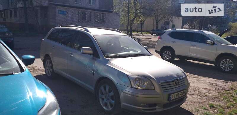 2004 toyota avensis