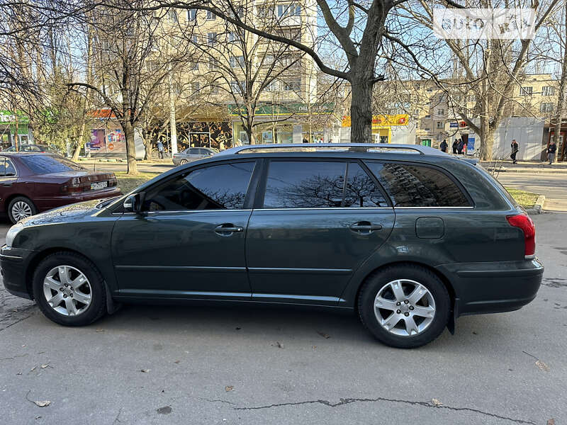 2006 toyota avensis