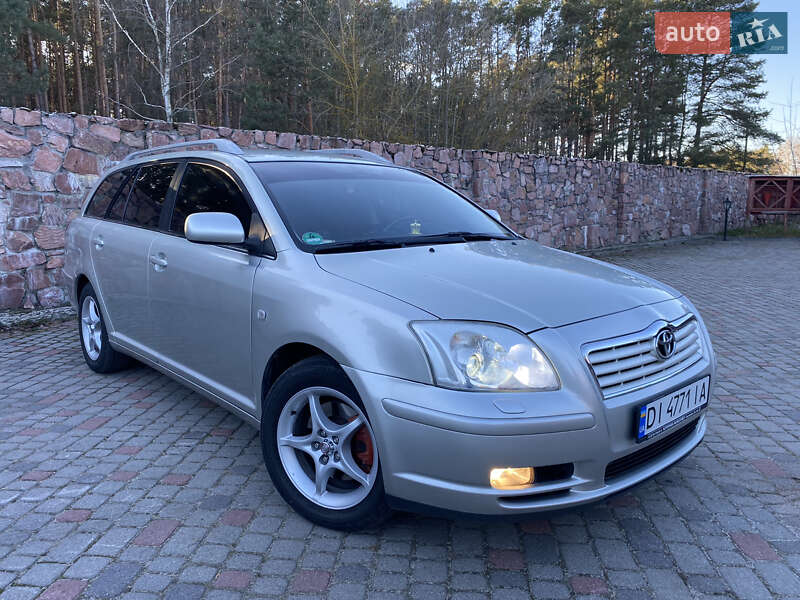 2004 toyota avensis