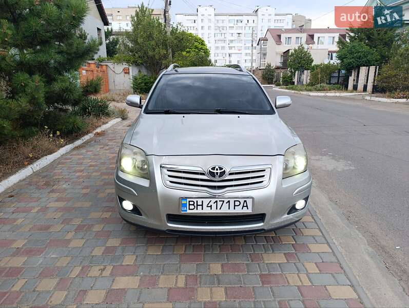 2008 toyota avensis