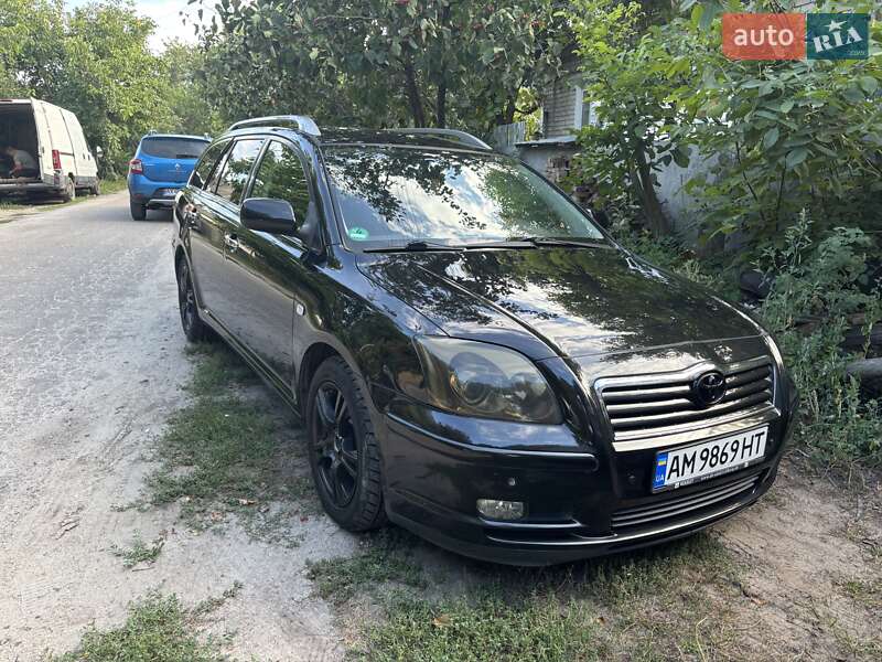 2005 toyota avensis