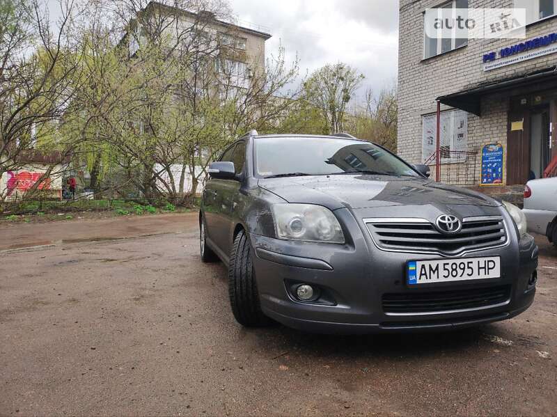 2008 toyota avensis