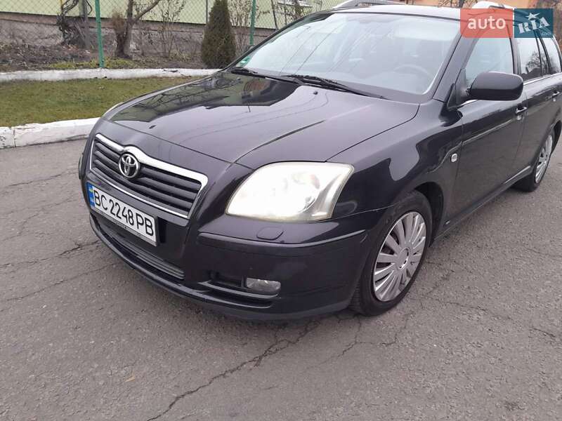 2003 toyota avensis