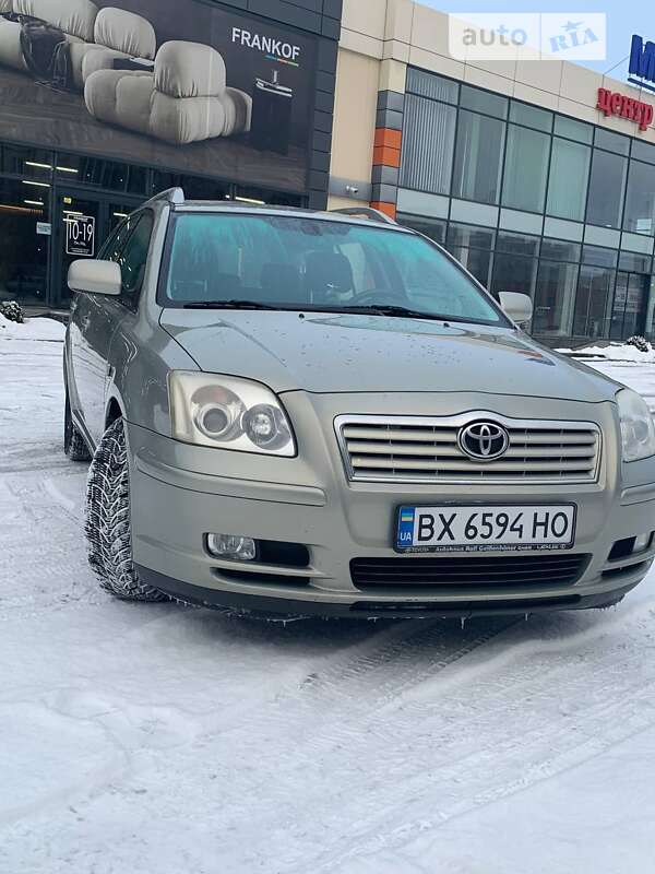 2004 toyota avensis