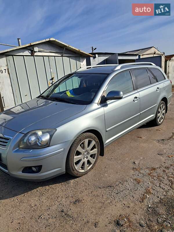 2008 toyota avensis