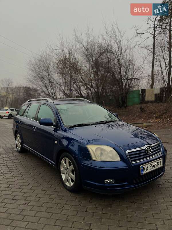 2004 toyota avensis