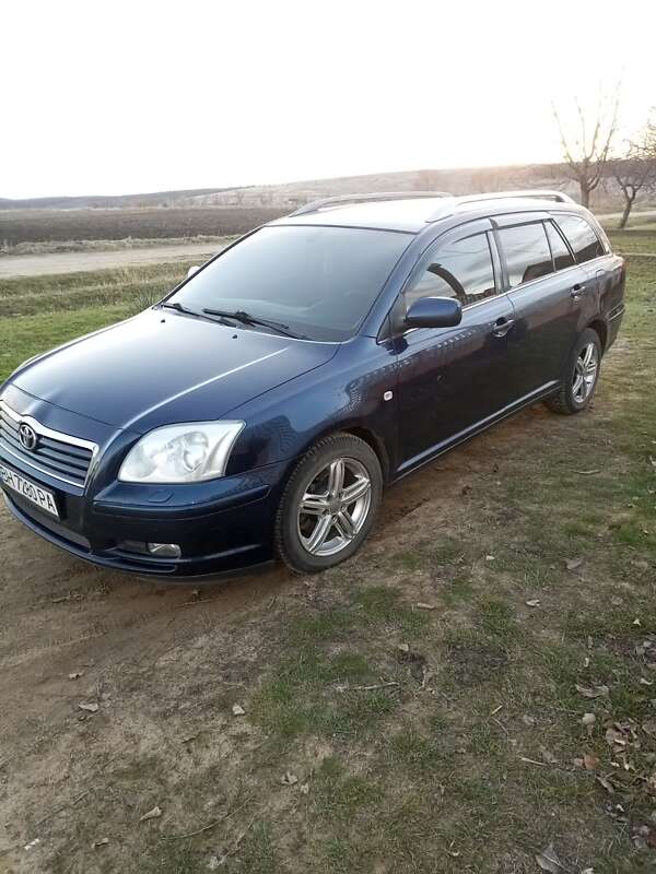2003 toyota avensis