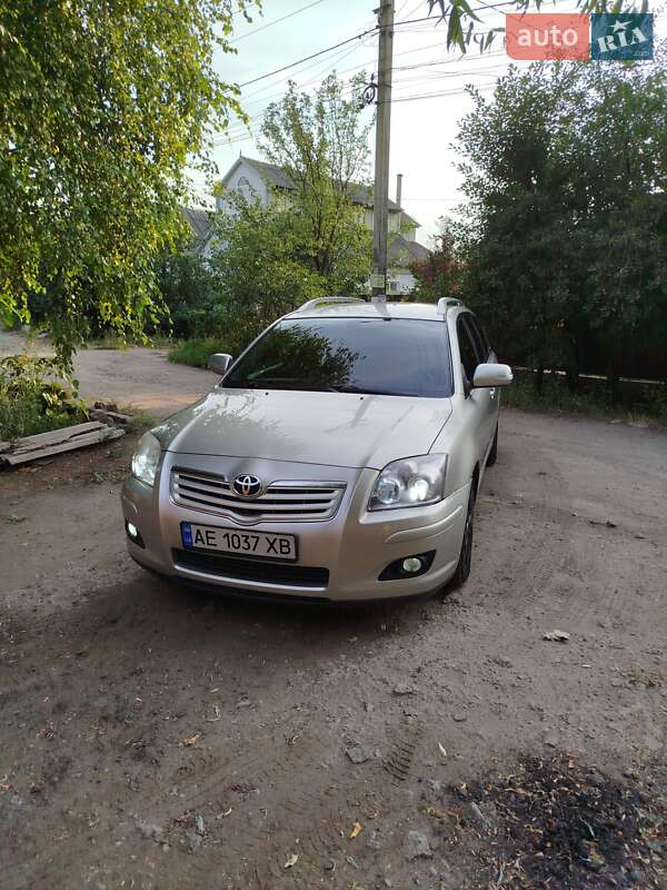 2006 toyota avensis