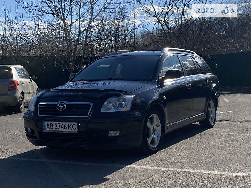 2003 toyota avensis