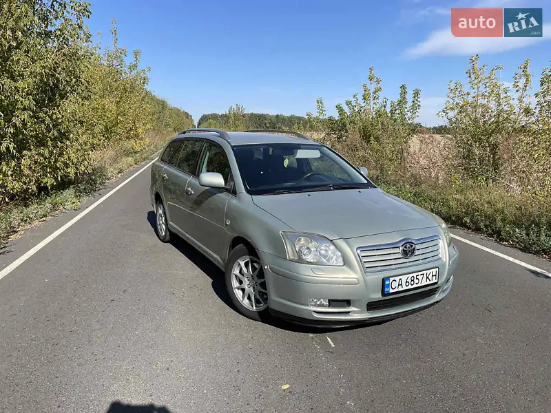 2005 toyota avensis