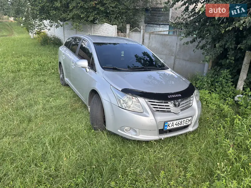 2011 toyota avensis