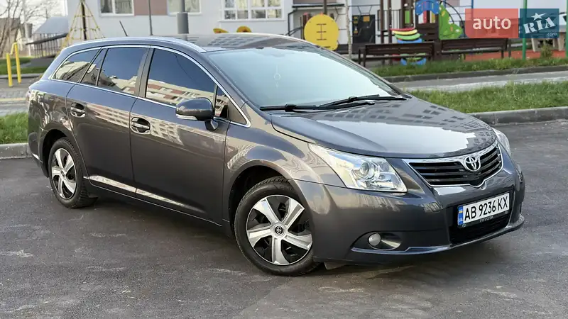 2011 toyota avensis