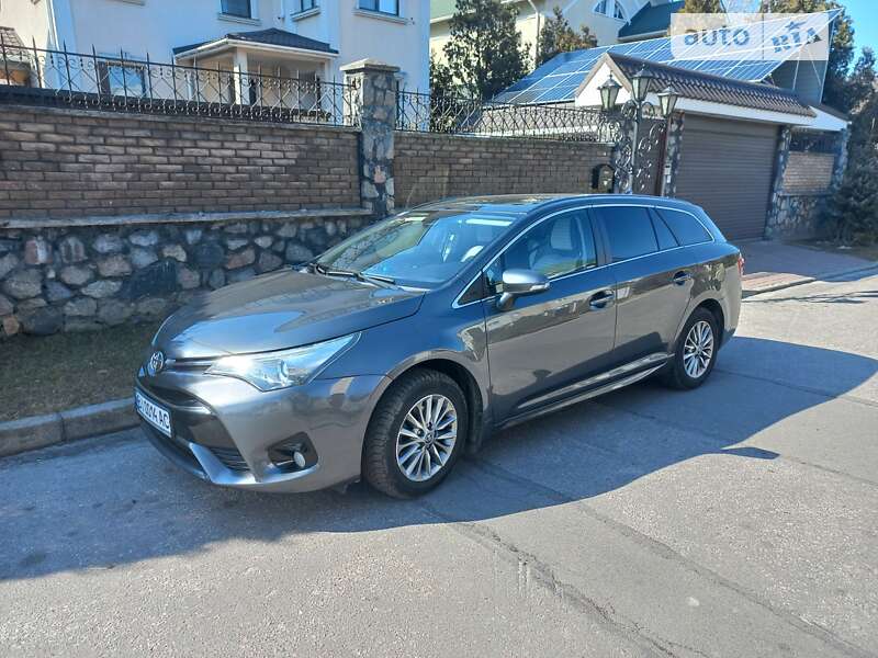 2017 toyota avensis