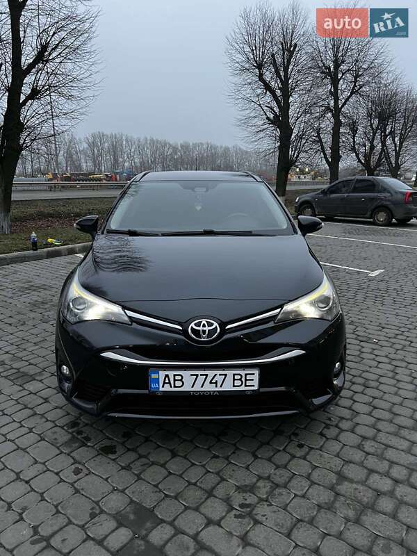 2015 toyota avensis