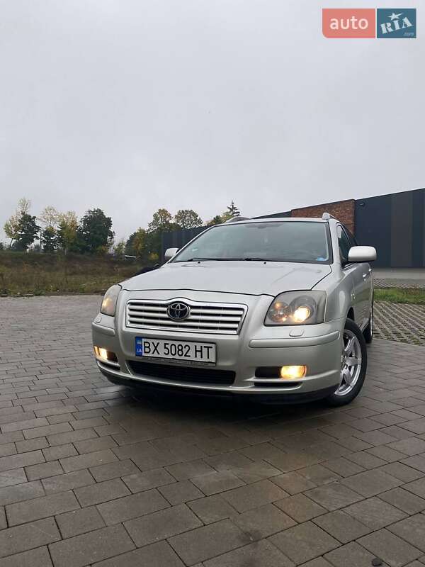 2004 toyota avensis