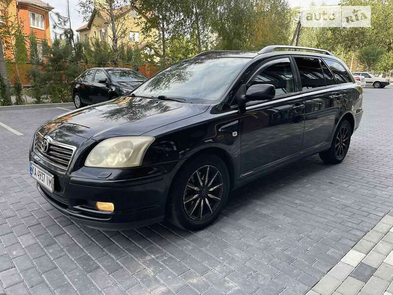 2004 toyota avensis
