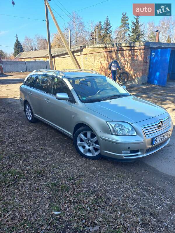 2003 toyota avensis