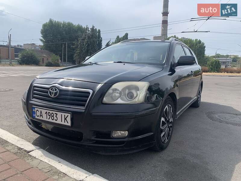 2004 toyota avensis