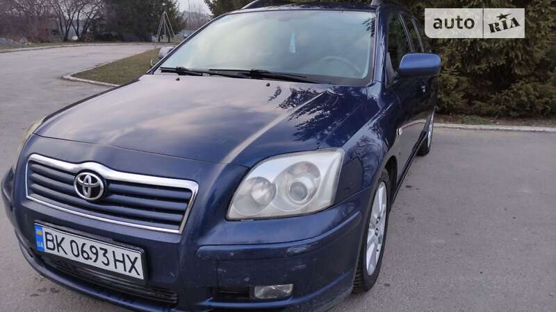 2003 toyota avensis