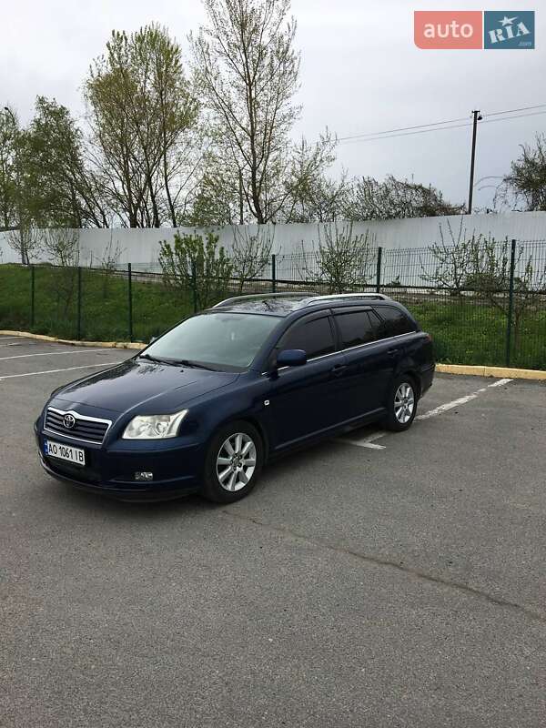 2004 toyota avensis
