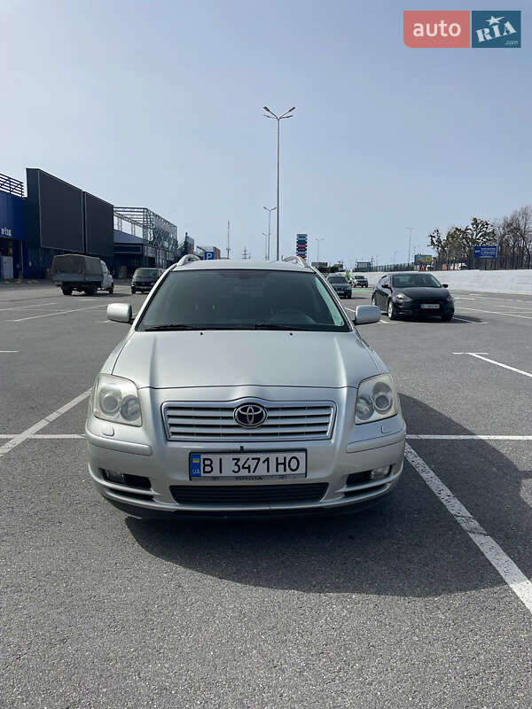 2004 toyota avensis
