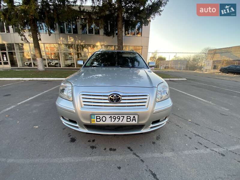 2005 toyota avensis