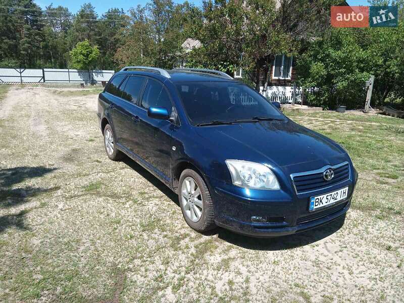 2005 toyota avensis