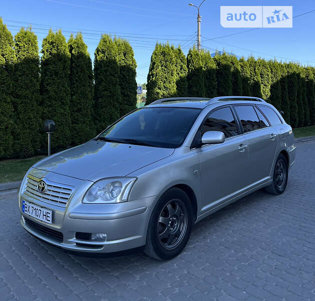2005 toyota avensis