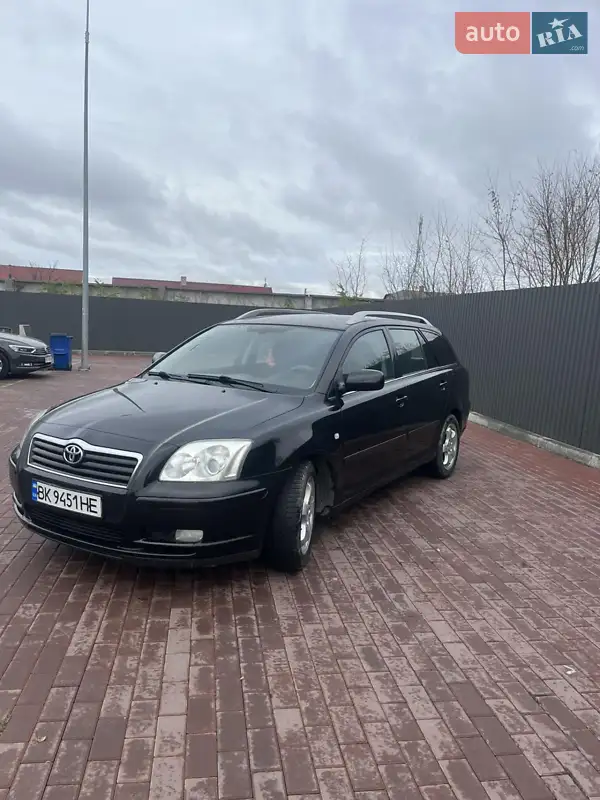 2004 toyota avensis