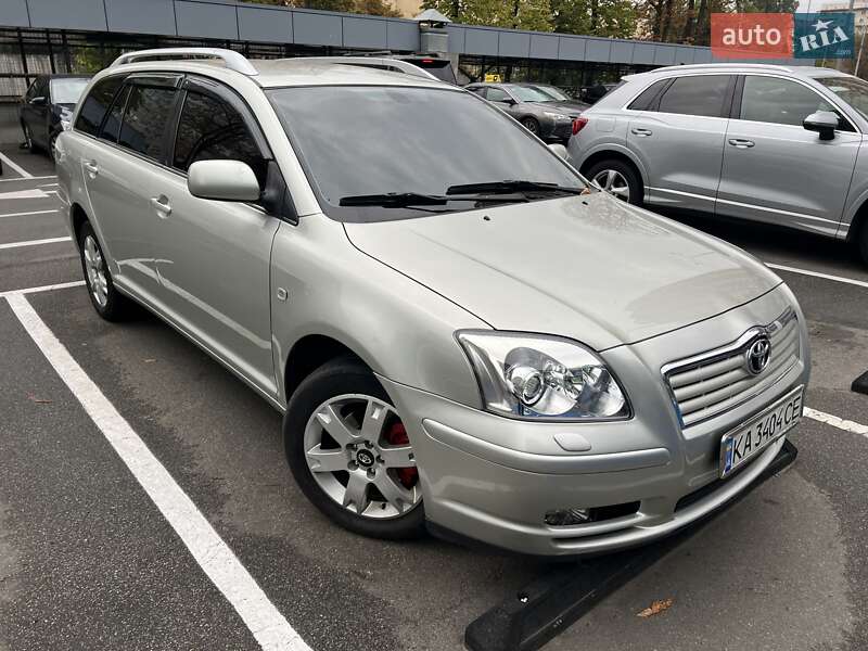 2003 toyota avensis