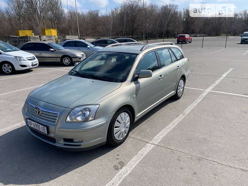 2003 toyota avensis