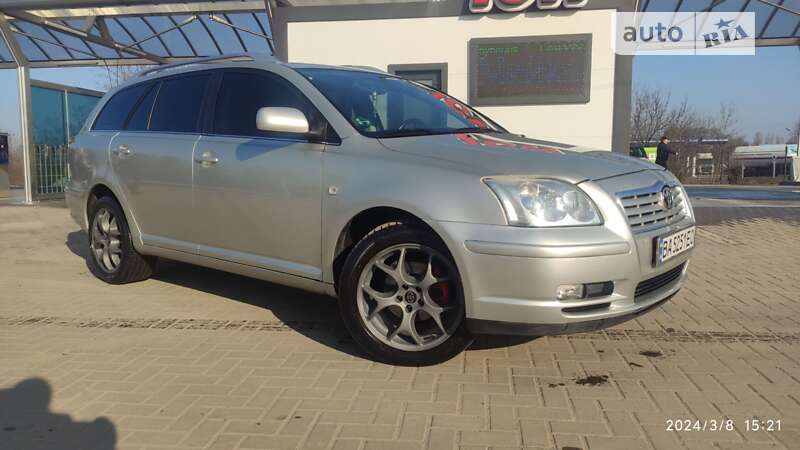2004 toyota avensis