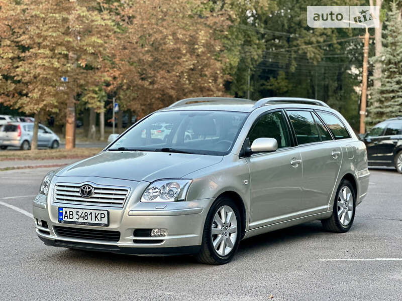 2005 toyota avensis