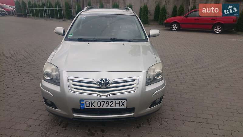 2006 toyota avensis