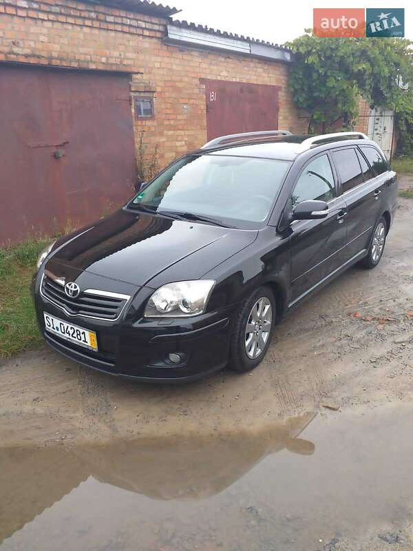 2008 toyota avensis