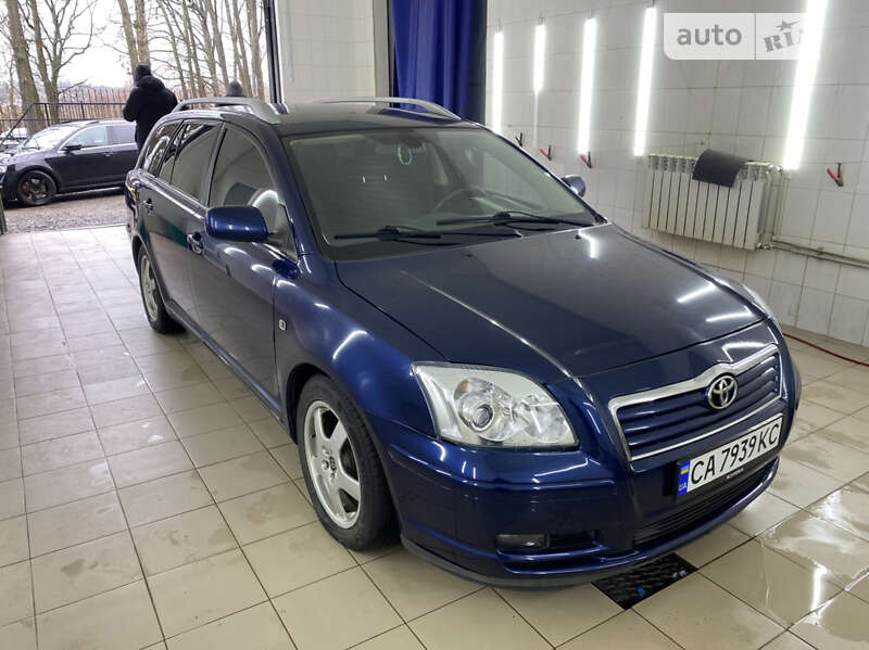 2003 toyota avensis
