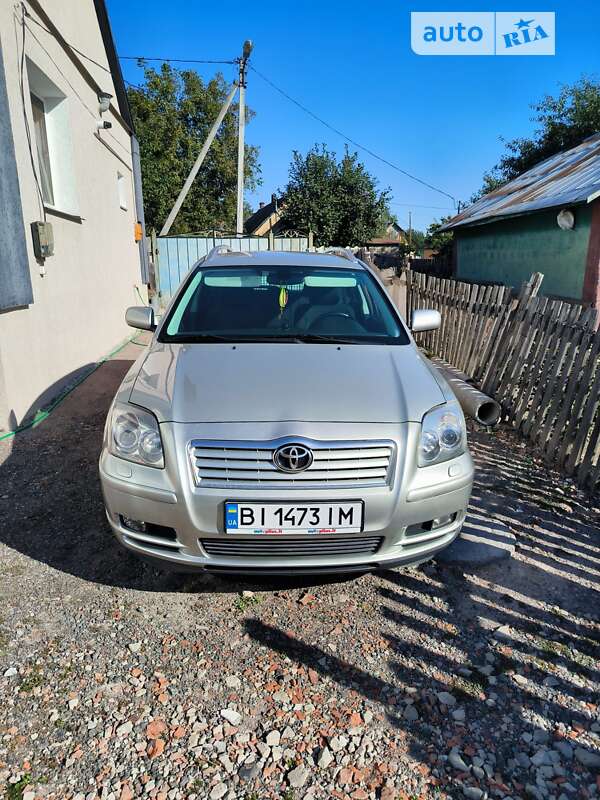 2004 toyota avensis