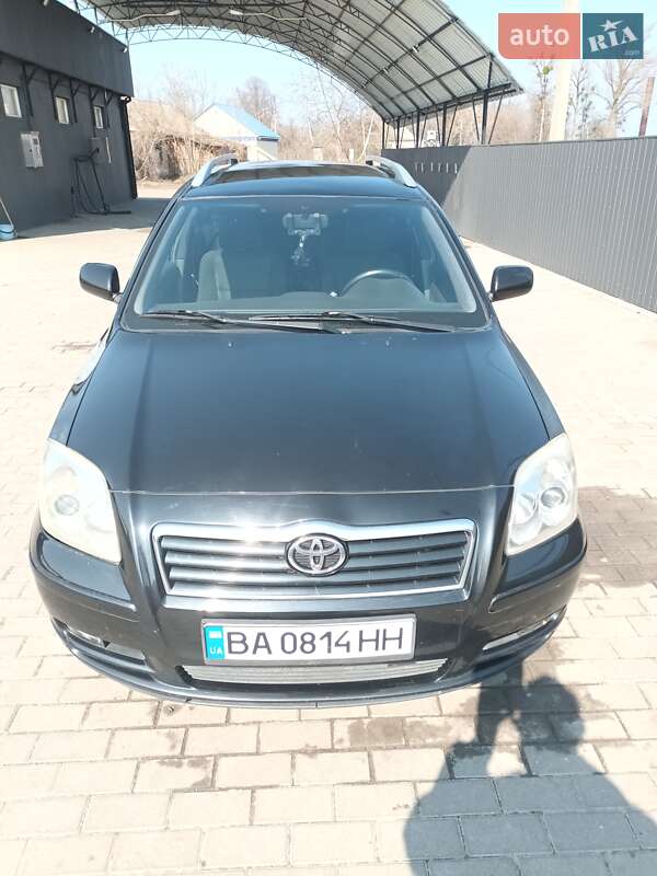 2003 toyota avensis