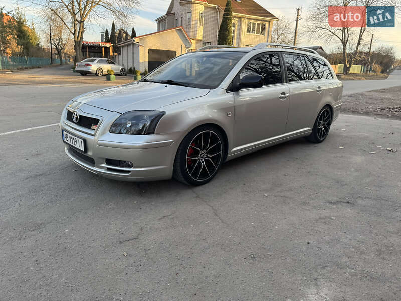 2003 toyota avensis