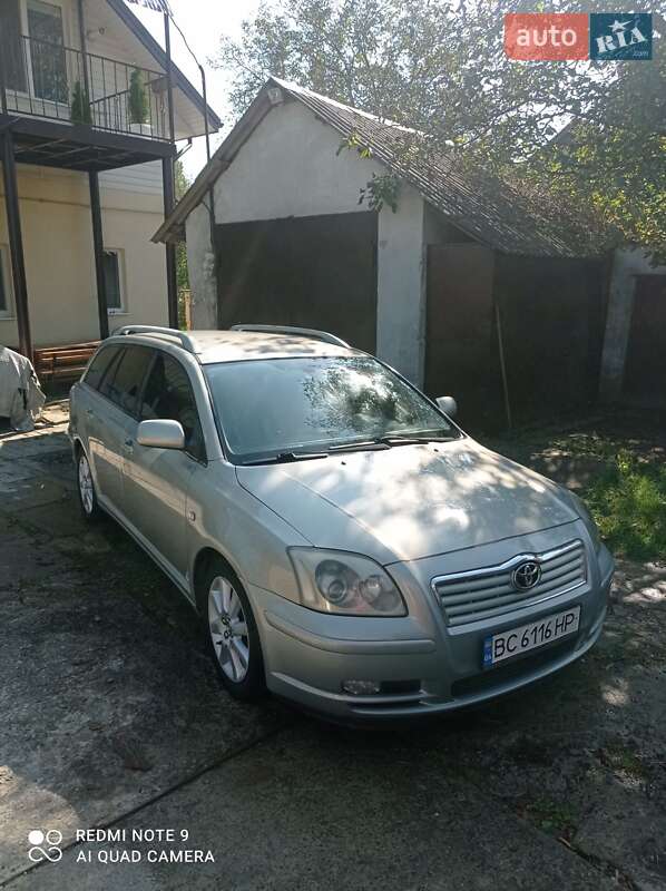 2004 toyota avensis