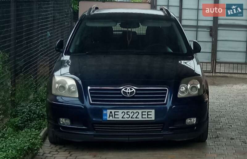 2005 toyota avensis